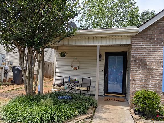 2nd image of 2043 Countryhill Ln