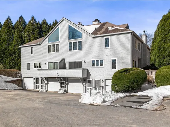 421 Bellevue Ave APT 3B, Newport, RI 02840