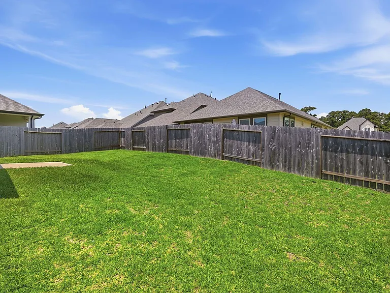10406 Milford Woods Ln — Photo 40
