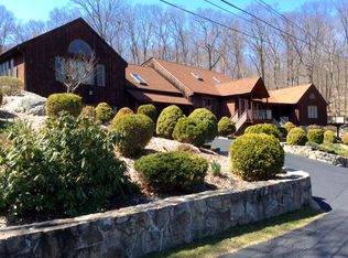 17 Chestnut Ridge Rd, Mahopac, NY 10541