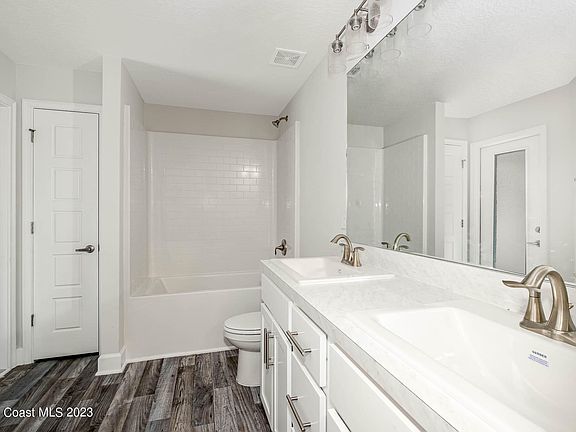 3rd image of 1106 Raywood St SE