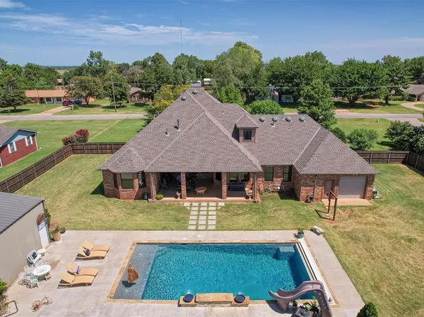 316 W Lakeview Rd, Elk City, OK 73644