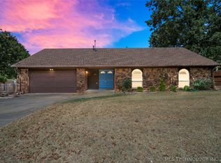 605 W 32nd St, Sand Springs, OK 74063