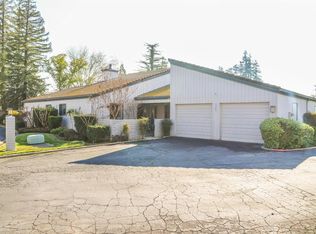 1751 Tollhouse Ln, Clovis, CA 93611