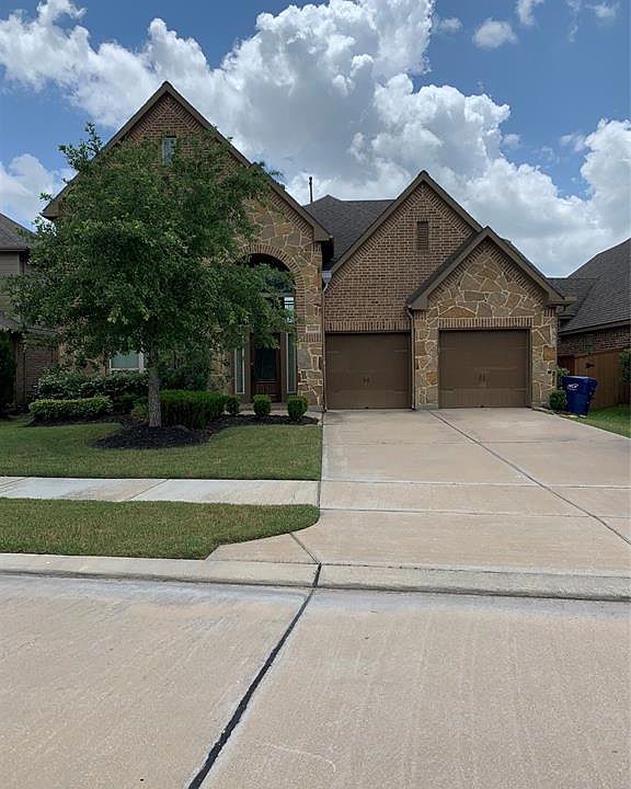 1st image of 16811 Whighams Pl
