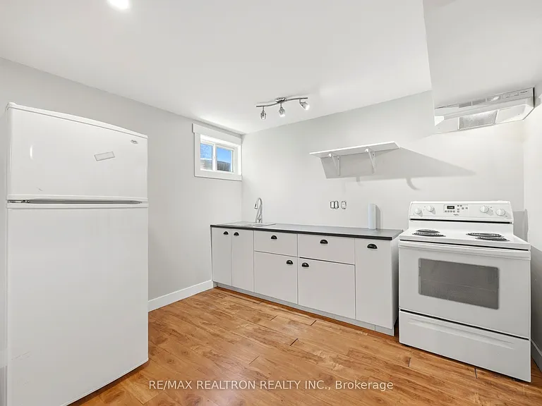 13 Springdale Dr #LOWER — Photo 11