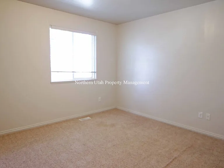 1347 E 6225 S — Photo 9
