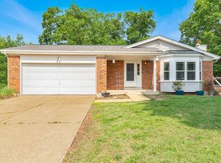 1109 Alicia Circle Ct, Ballwin, MO 63021