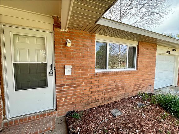 2nd image of 814 Gwenn St