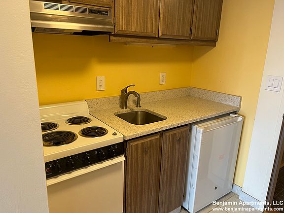 2nd image of 45 Longwood Ave APT 603