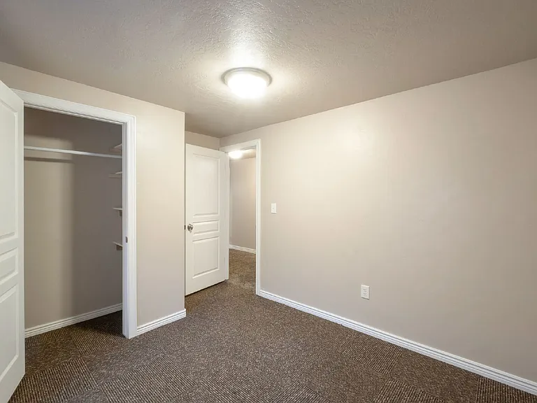 148 W 3360 N — Photo 23