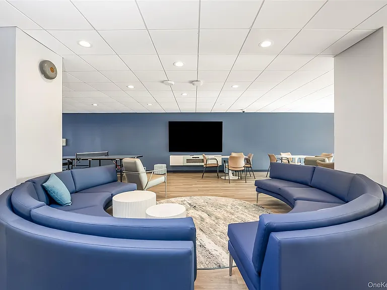 100 W Broadway #1F — Photo 16