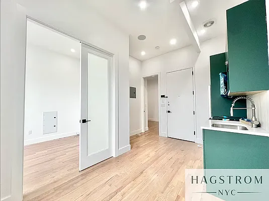 Rented by Hagstrom Management Inc | media 8