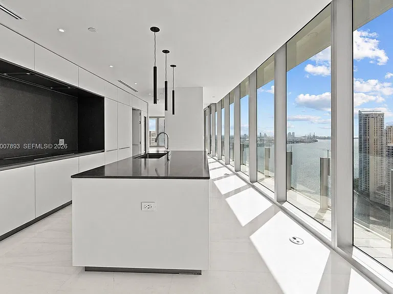 300 Biscayne Boulevard Way #4201E — Photo 10