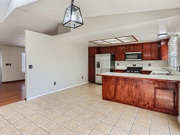 5th image of 12857 Winterberry Way