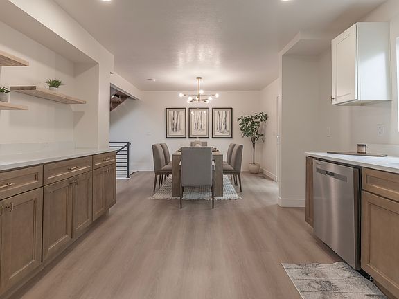 5th image of 1440 E Shady Lane Way