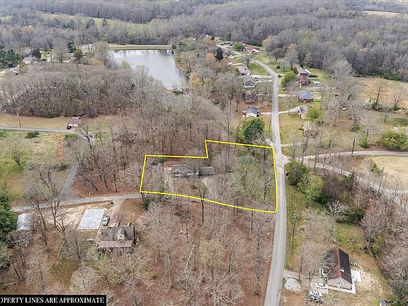 3rd image of 105 Clearwater Dr