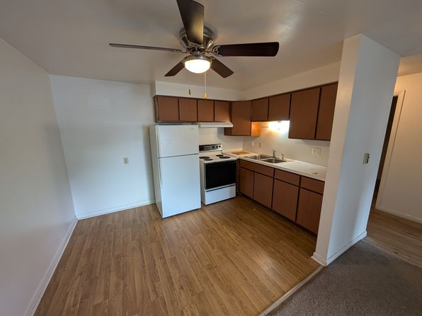 121 N Woodbridge St #1