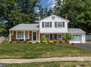 912 Acadia Dr, Turnersville, NJ 08012