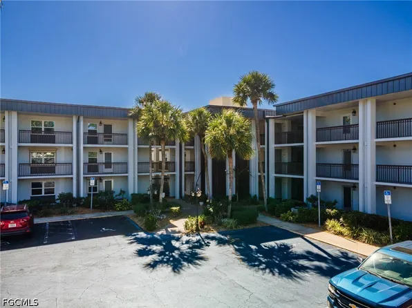 1740 Pine Valley Dr APT 210, Fort Myers, FL 33907