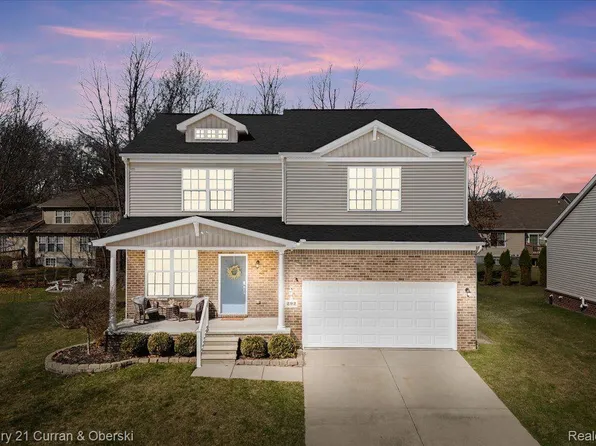 292 Wood Ct, Howell, MI 48843