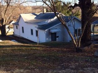 3012 N 9th St, Saint Joseph, MO 64505