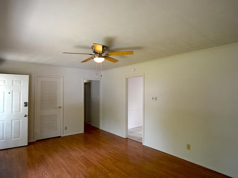 1404 Glendale Dr — Photo 7
