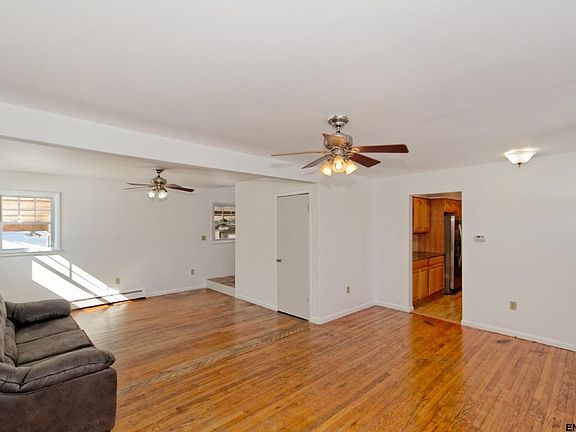 3rd image of 11 N Reservoir St
