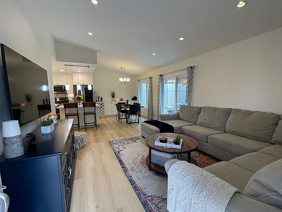 3rd image of 25667 Leticia Dr