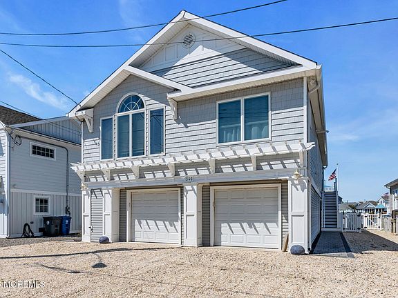 3rd image of 346 W Bayview Drive