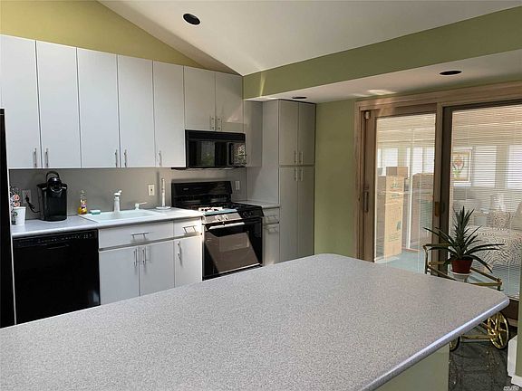 4th image of 3311 Ocean Harbor Dr