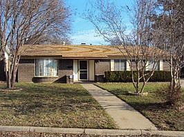 Home for Sale in Euless, Texas $101,900