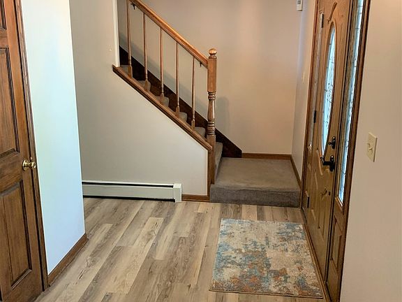4th image of 202 Woodbine Dr