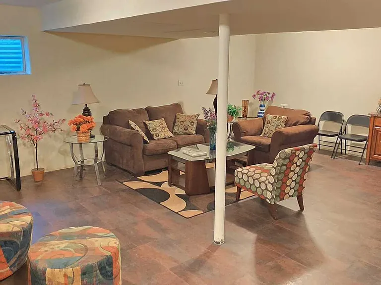 2416 Boxwood Ln — Photo 31