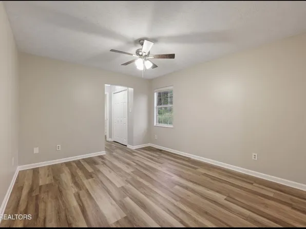 8002 Hill Rd, Knoxville, TN 37938