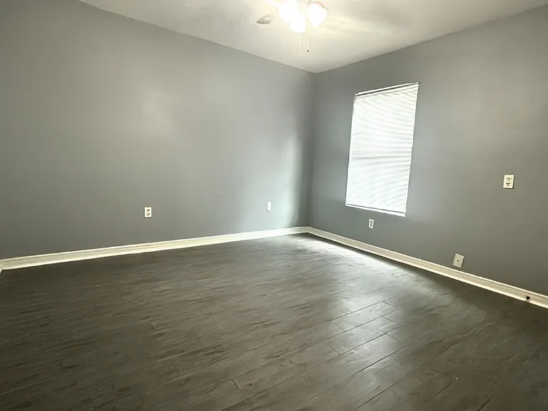 312 N Chestnut St — Photo 6