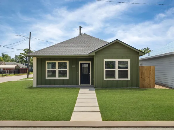 1301 Hawthorne St, Baytown, TX 77520