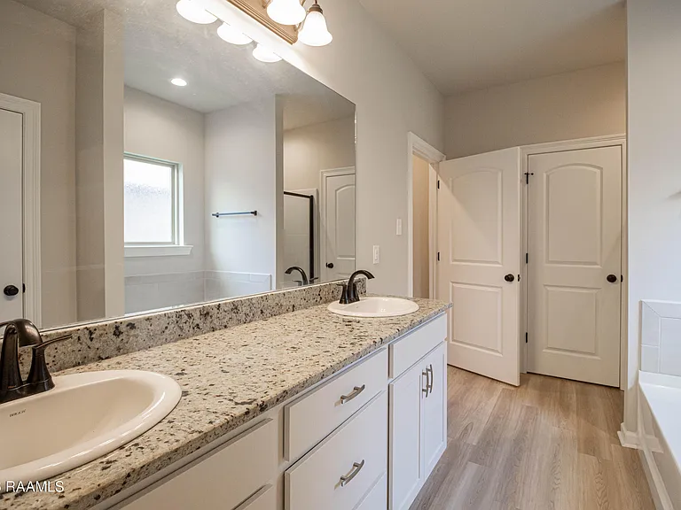304 Tall Meadows Ln — Photo 9
