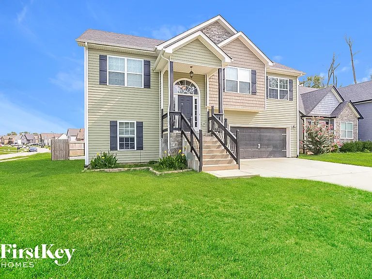 700 Swift Fox Dr — Photo 2