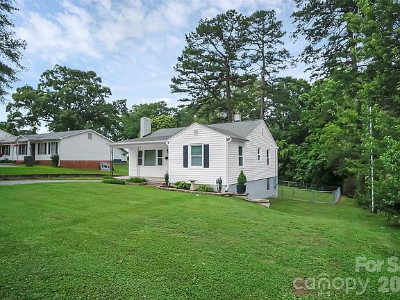 3rd image of 2108 Twin Ave