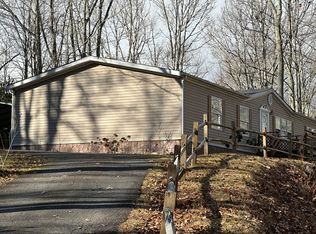 68 Rhoneys View Rd, Newland, NC 28657