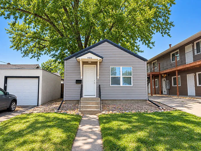 1 bed, 1.0 bath, $1,099 — Photo 2