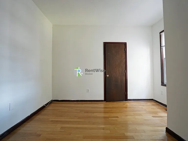 89 Sheridan St #3 — Photo 7