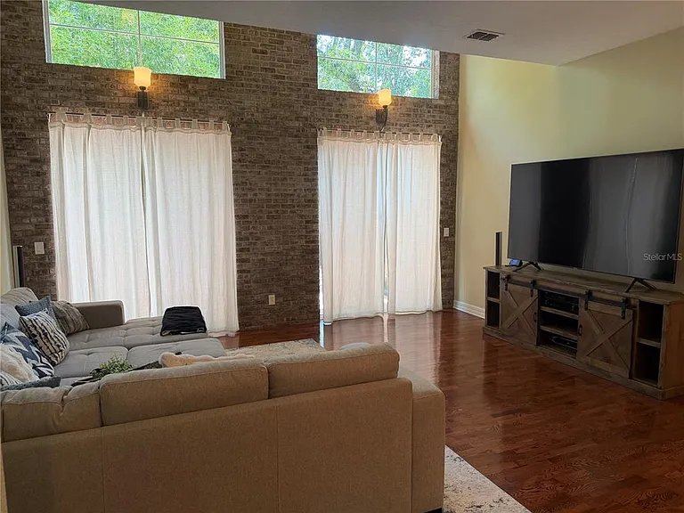 1009 Elmwood St #1009 — Photo 10