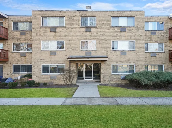 712 Dempster St #207, Mount Prospect, IL 60056