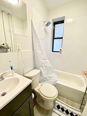 Rented by Zjama Realty Corp | media 7