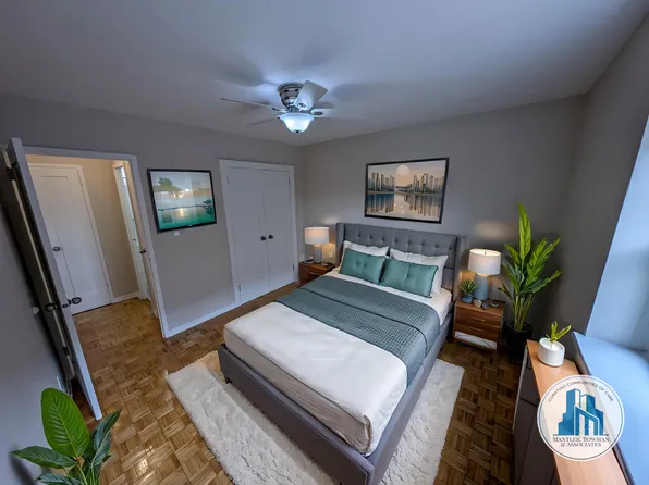 3450 Fieldgate Dr #204, Mississauga, ON L4X 2J5