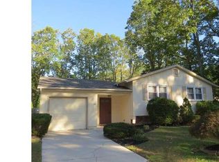 68 Hillside Dr, Turnersville, NJ 08012