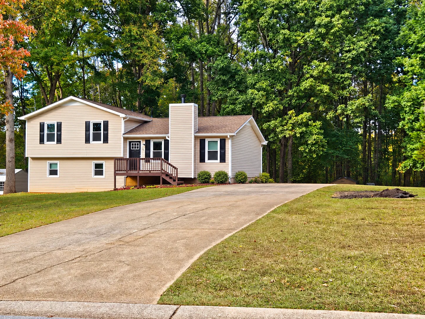 3 bed, 2.0 bath, 2076 sqft, $2,250 — Photo 1