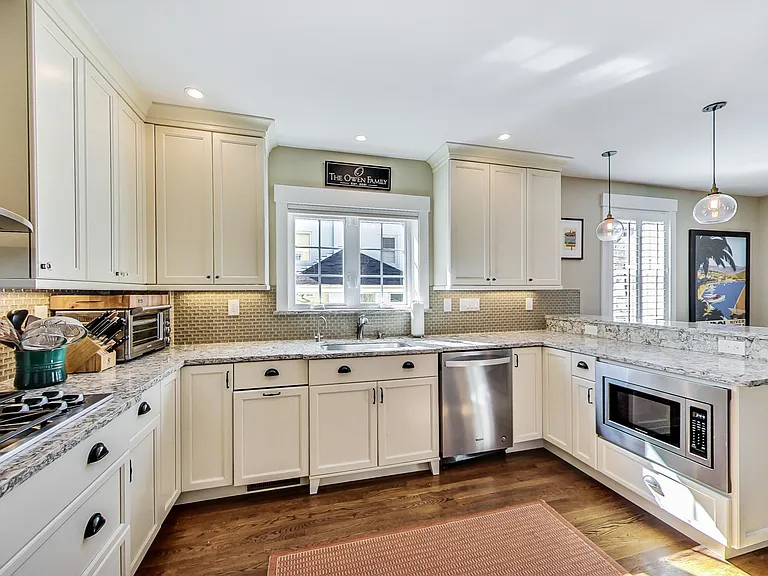 5130 Bradley Blvd — Photo 8